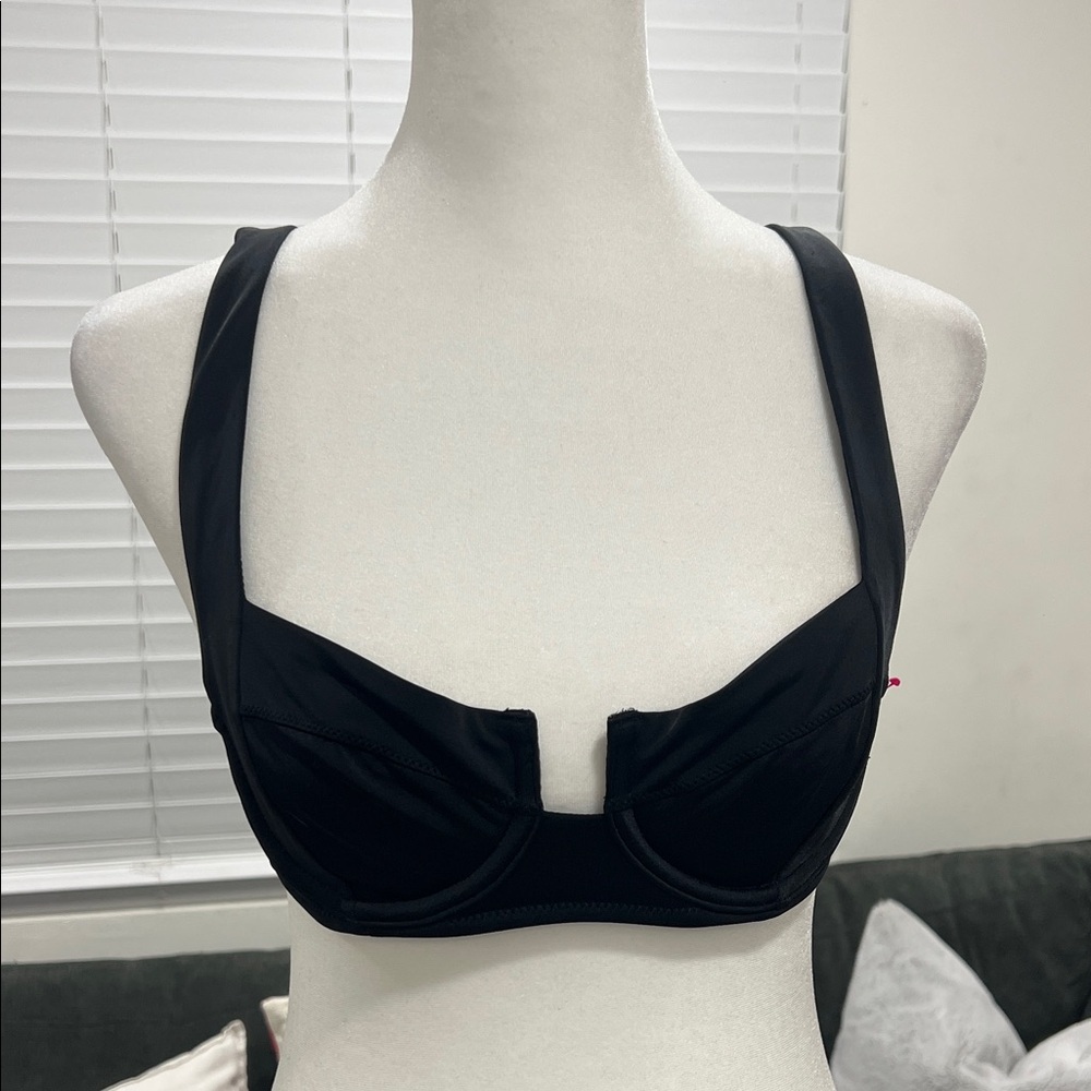 Victoria's Secret Classic Black Bra - Picture 3 of 9